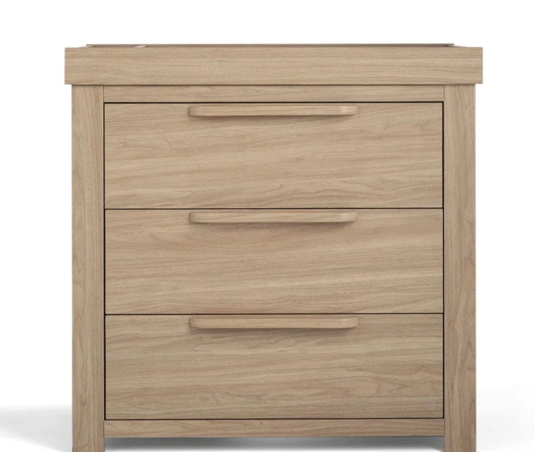 Mamas & Papas Franklin 5-Piece Nursery Set – Oak Cot & Dresser