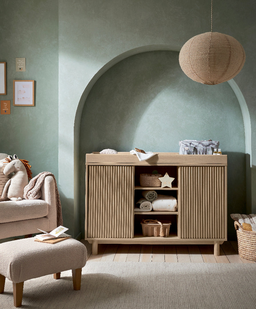 Oska WIDE Dresser Changer - Oak