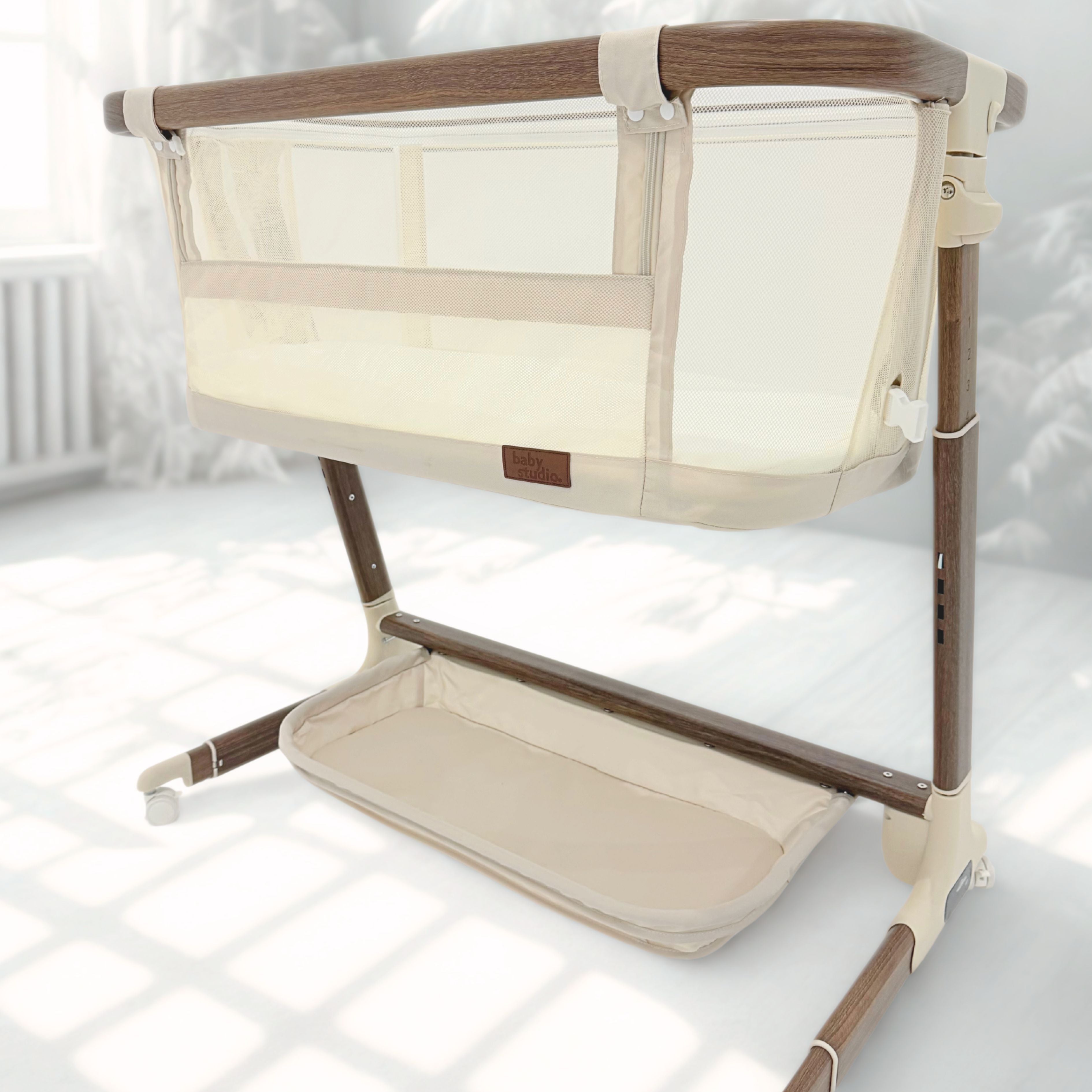Dream Glider Bedside Sleeper – Auto Motion Bassinet | Wood Grain