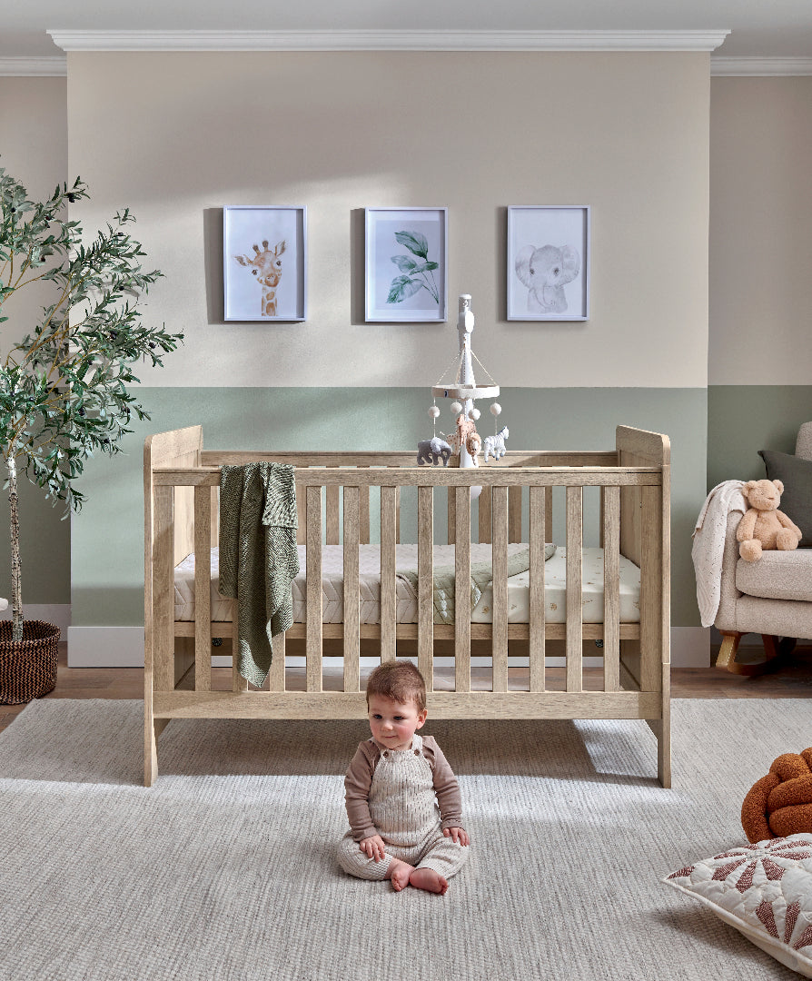 Mamas & Papas Atlas 4 Piece Set with Cotbed, Mattress, Fitted Sheets & Mattress Protector - Light Oak