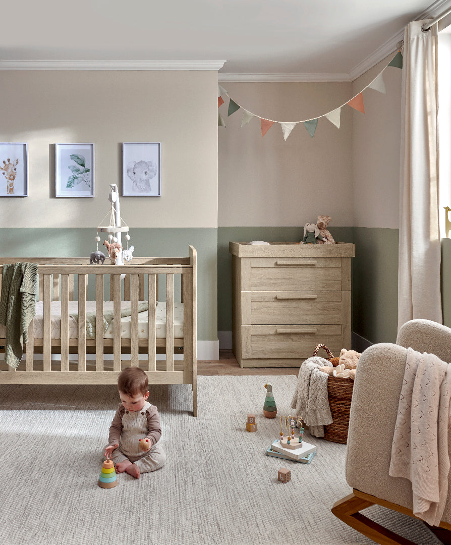 Mamas & Papas Atlas 5 Piece Set with Cotbed, Dresser Changer, Mattress, Fitted Sheets & Mattress Protector - Light Oak