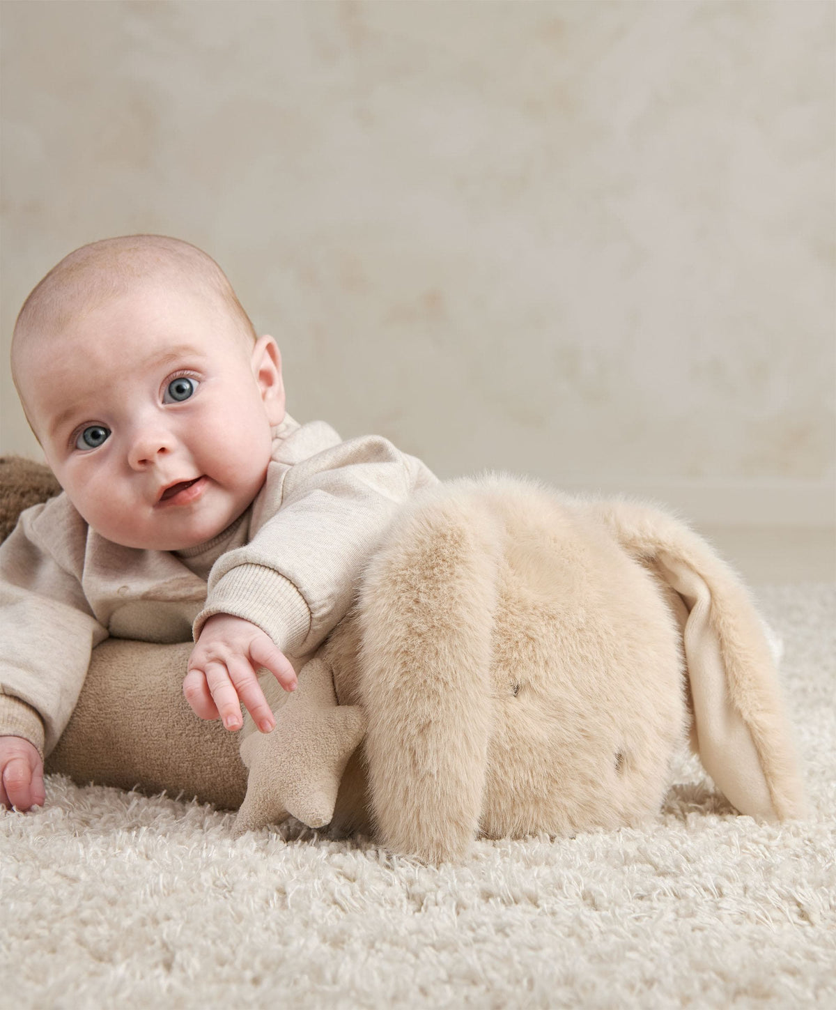 Welcome to the World Tummy Time Roll - Millie & Boris