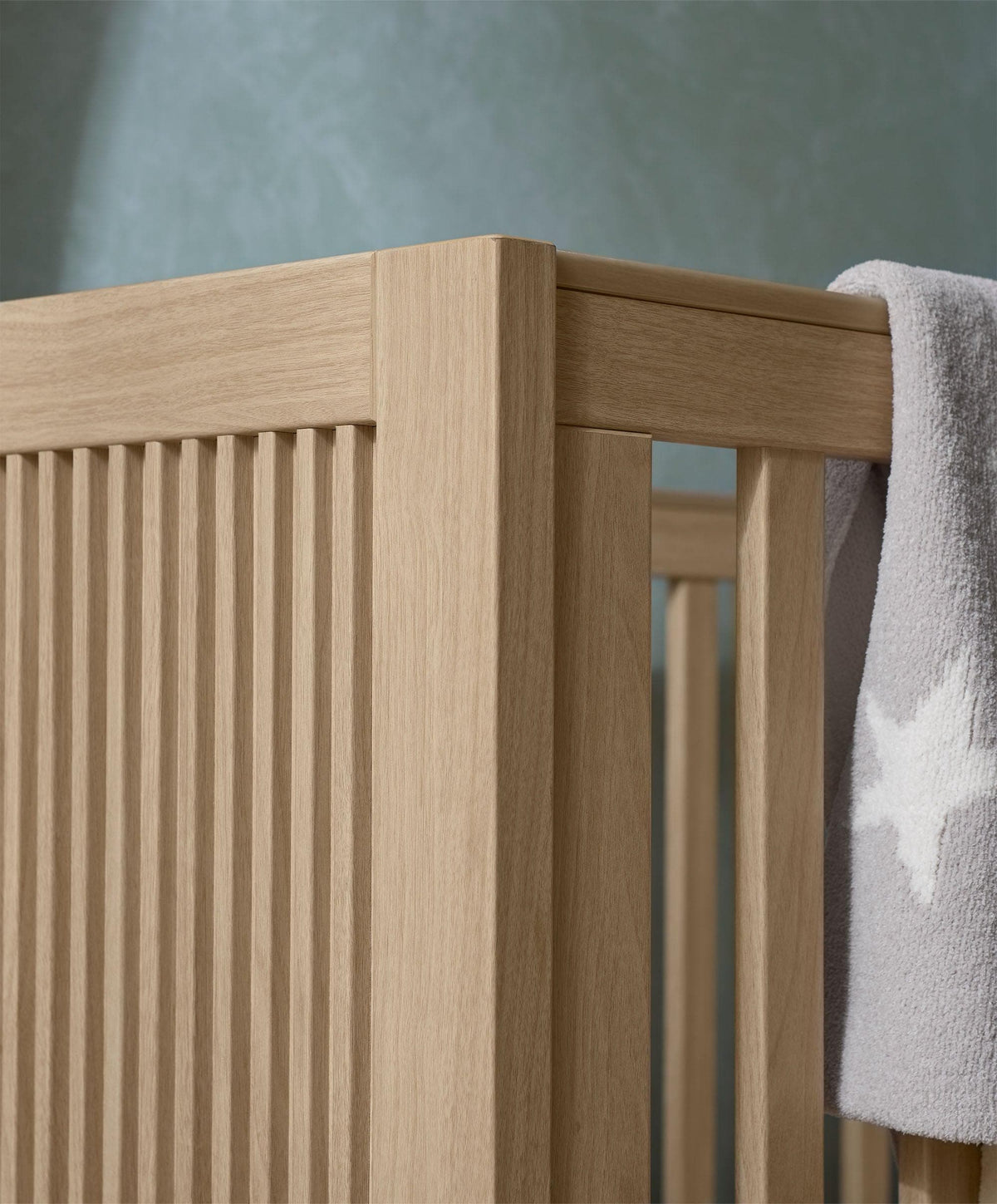 Oska Cotbed & Dresser Bundle (5 Pieces) - Oak (pre order end OCTOBER)