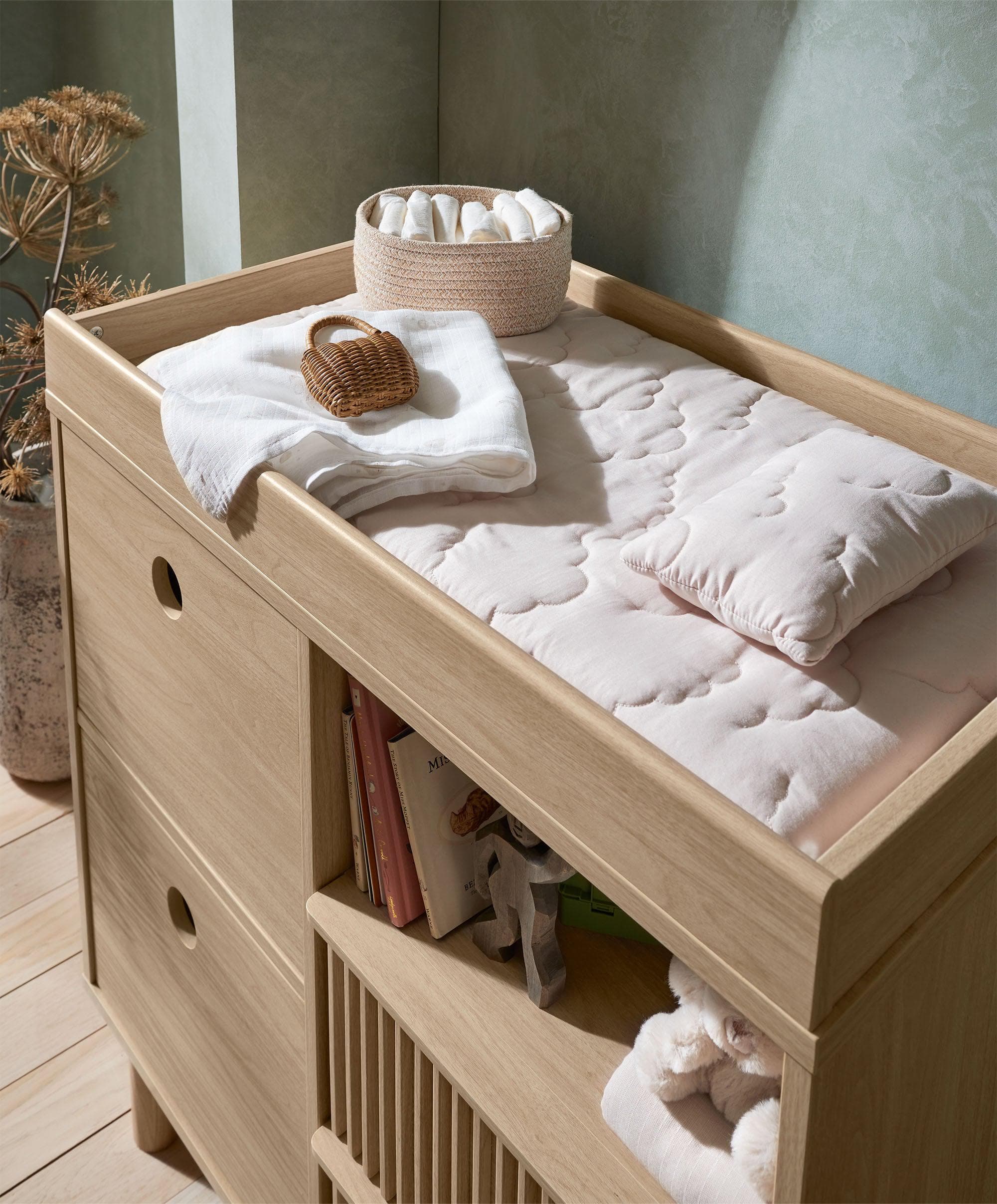 Oska NARROW Dresser Changer - Oak