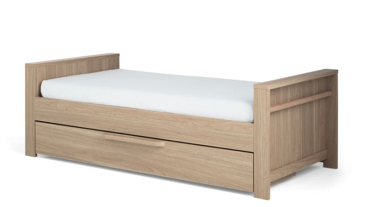 Franklin Light Oak - Dresser Only