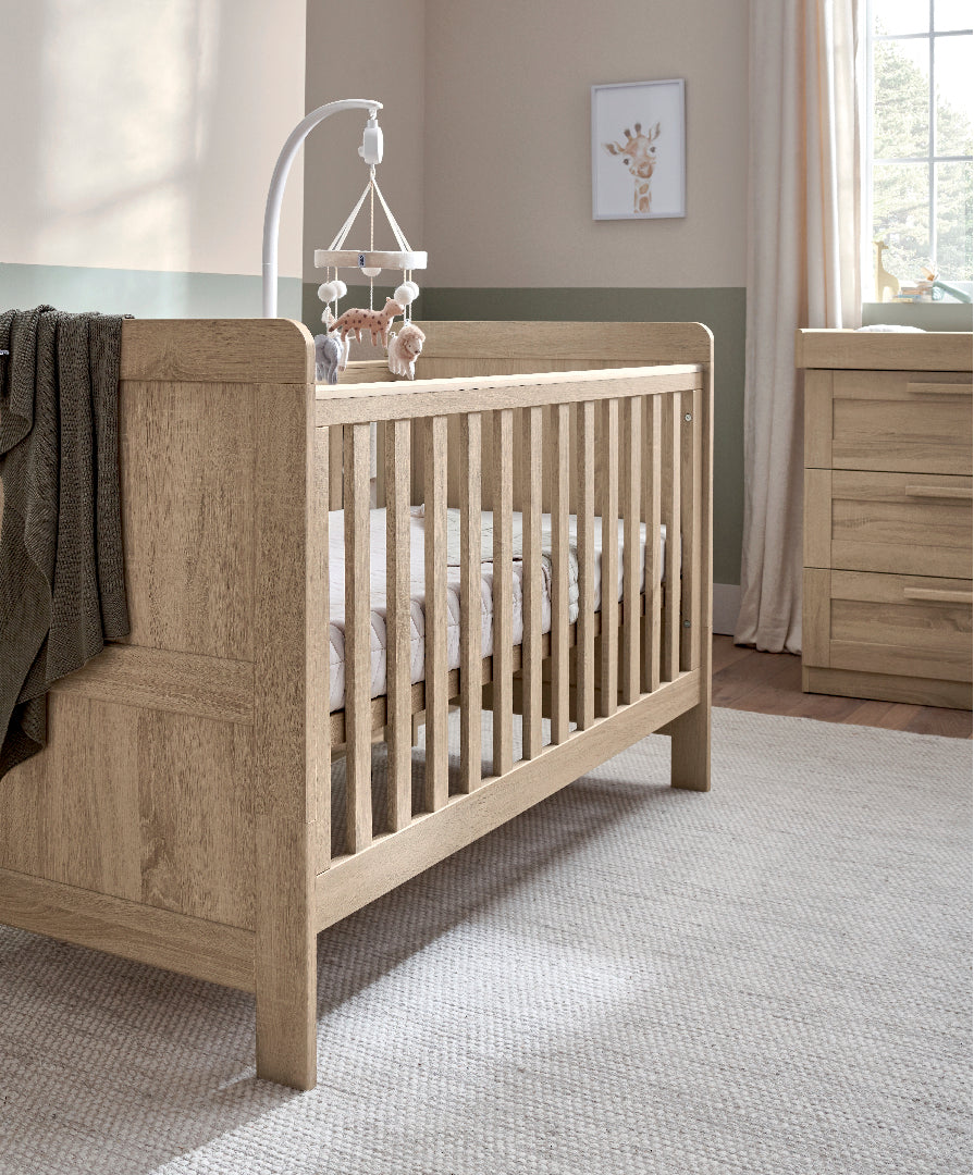 Mamas & Papas Atlas 4 Piece Set with Cotbed, Mattress, Fitted Sheets & Mattress Protector - Light Oak