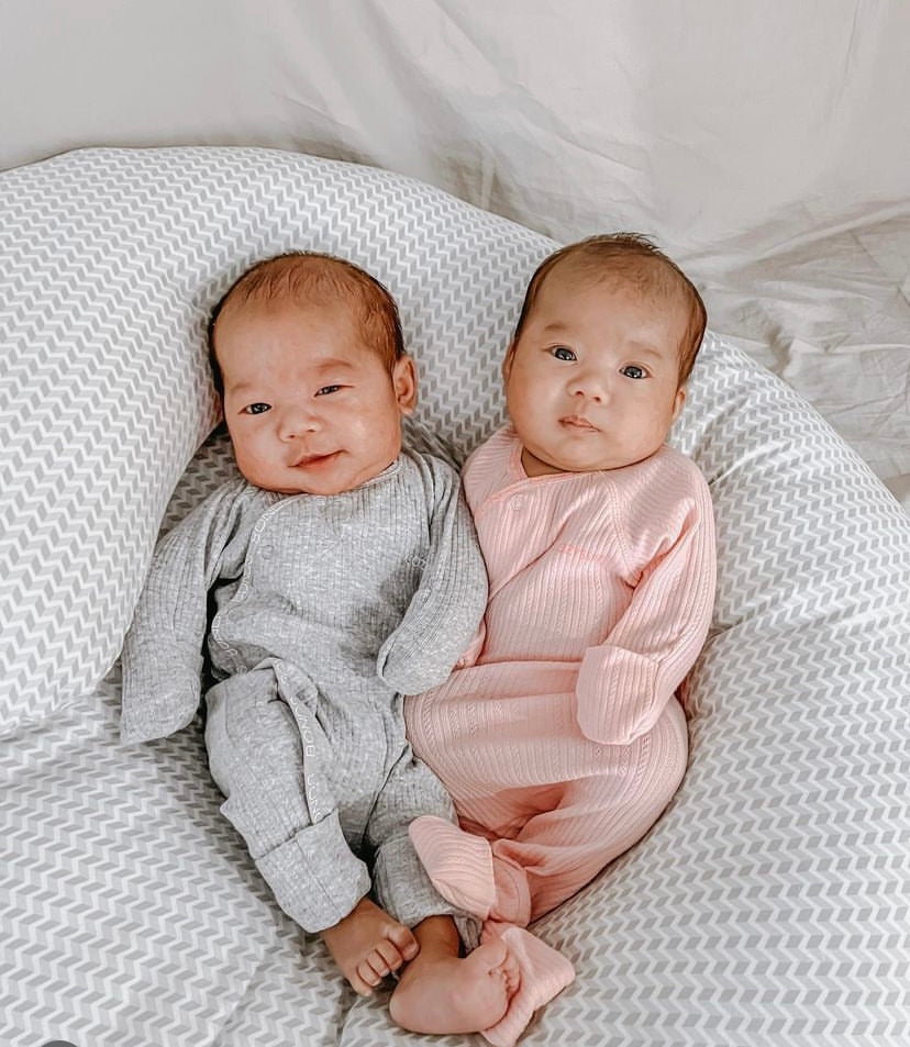 The Ultimate Body Pillow - Pregnancy & Breastfeeding Support Pillow - Gingham Beige - Babystudio