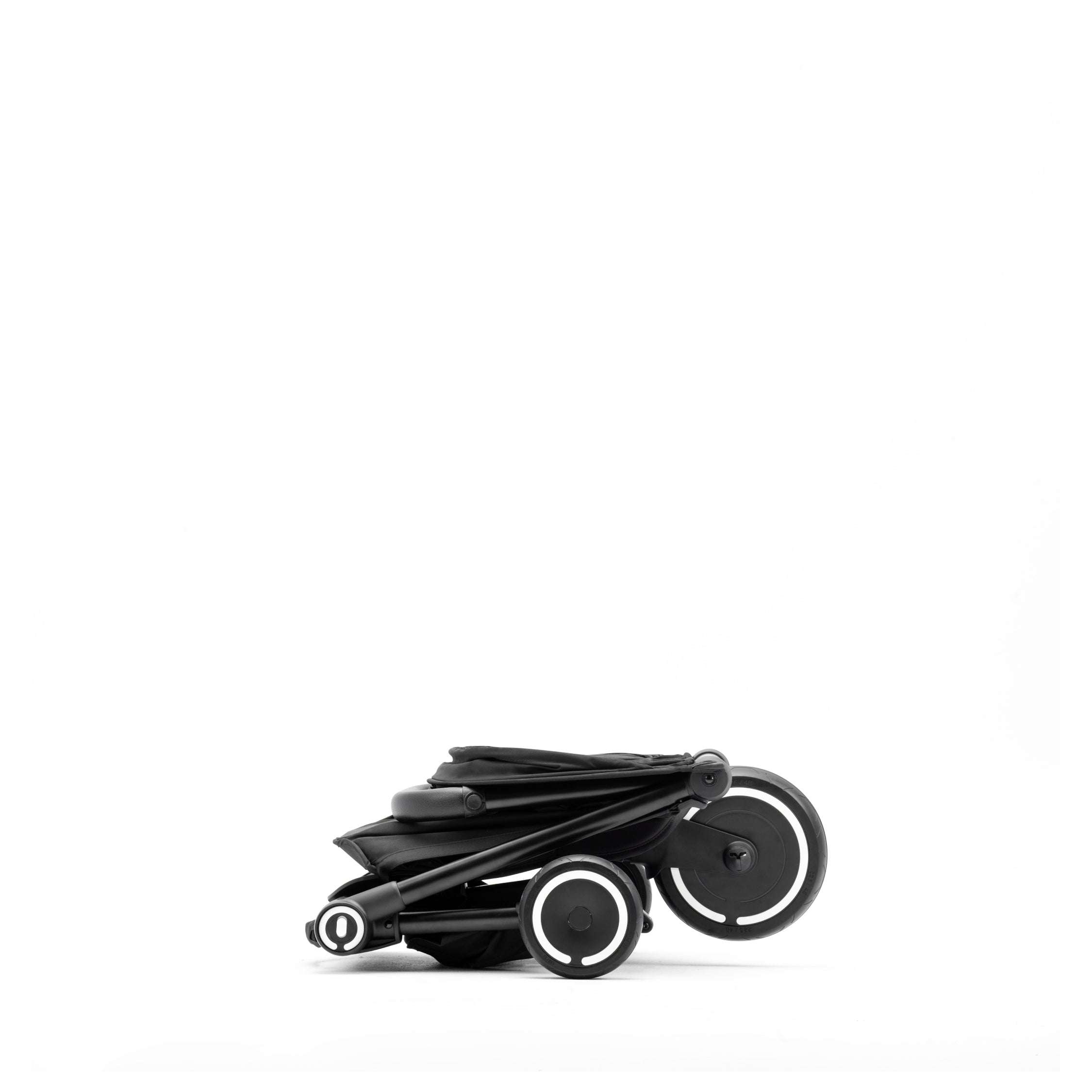 SmarTrike Traveler 4 in 1 Convertible Stroller - EVEREST WHITE