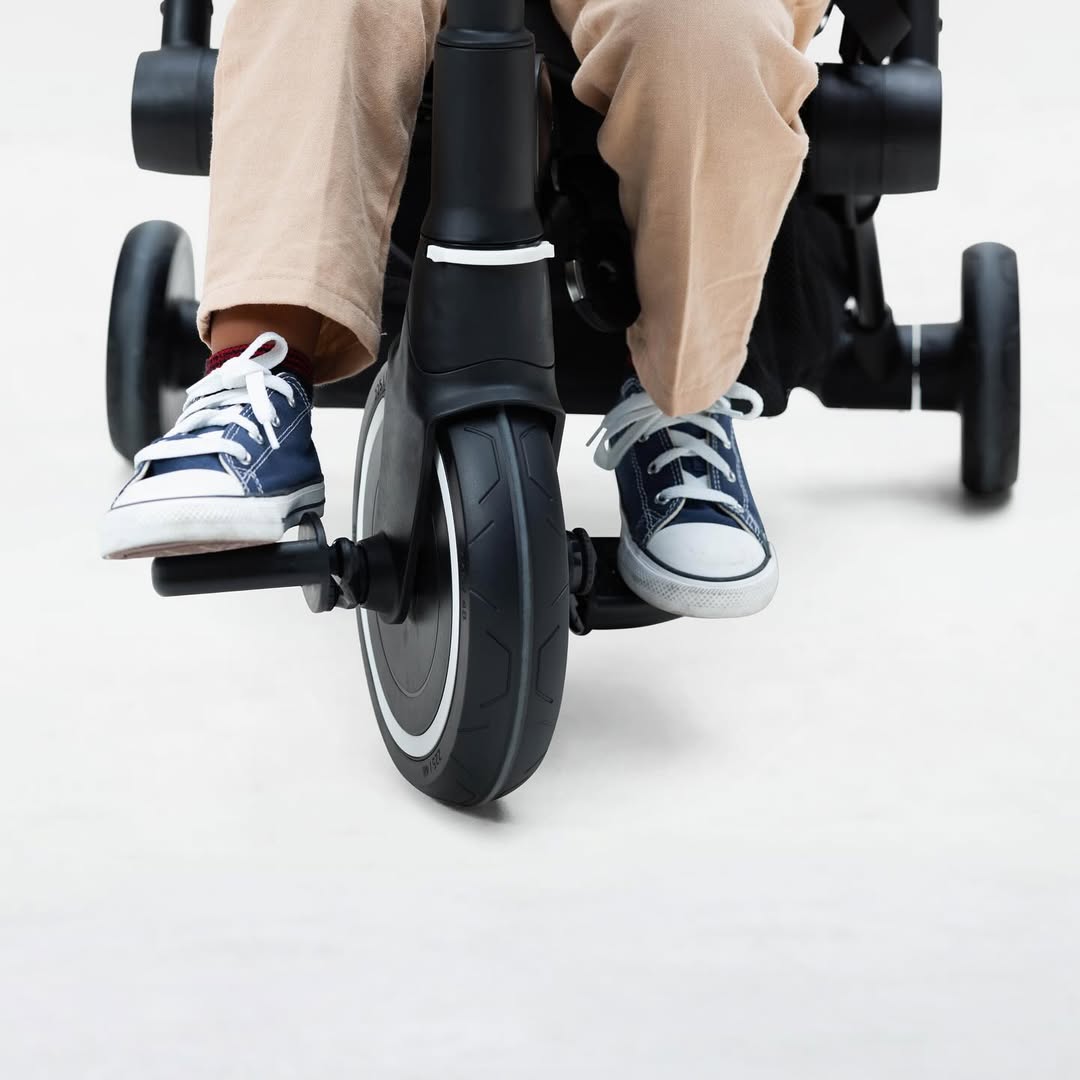 SmarTrike Traveler 4 in 1 Convertible Stroller - EVEREST WHITE