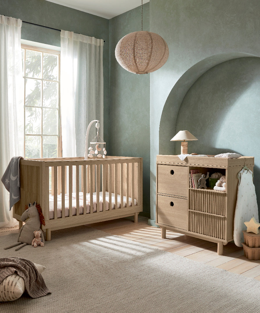 Oska Cotbed & Dresser Bundle (5 Pieces) - Oak