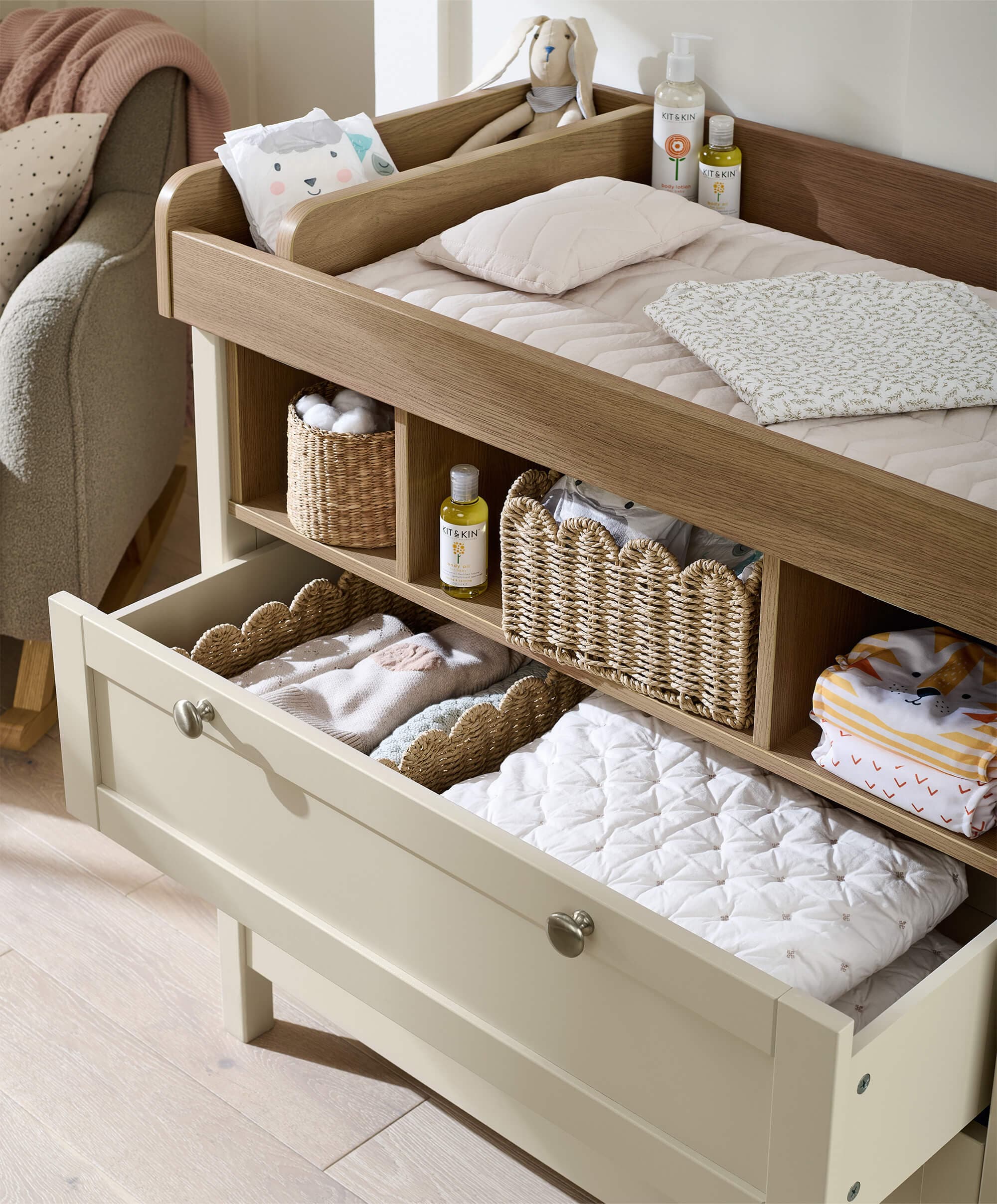 Harwell Cashmere 5 Piece Set with Cotbed, Dresser Changer, Mattress, Fitted Sheets & Mattress Protector