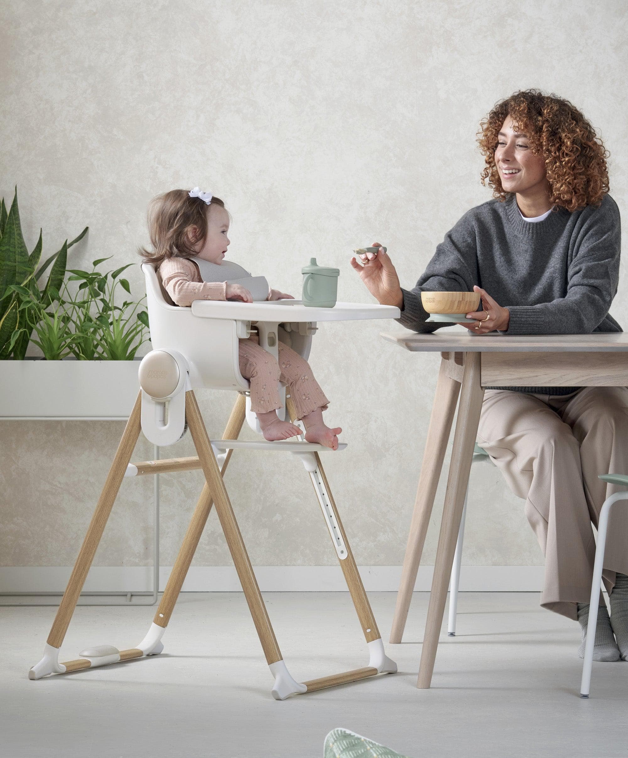 Mamas & Papas Eno Highchair & Eno Highchair Cushion Bundle - Cashmere