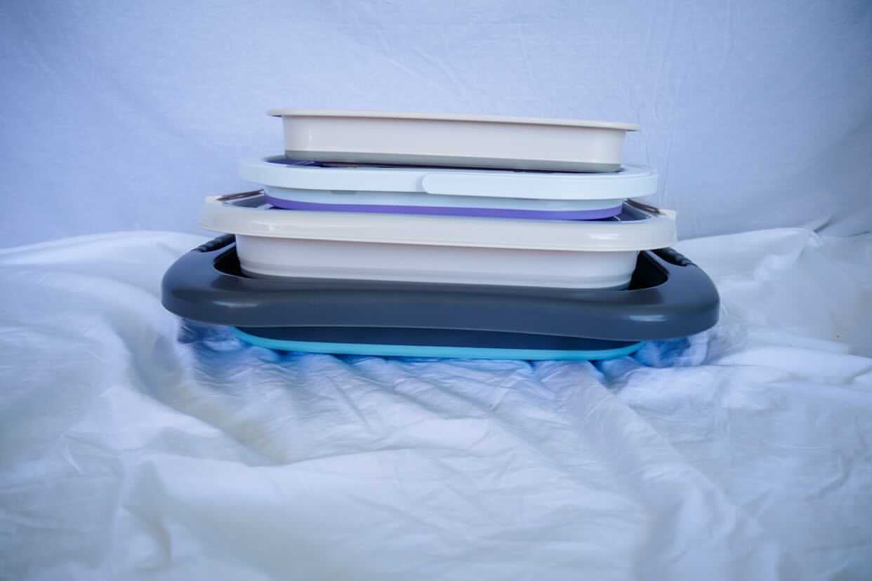 Folding Storage tray with lid Size: 49.5 x 39 x 27cms